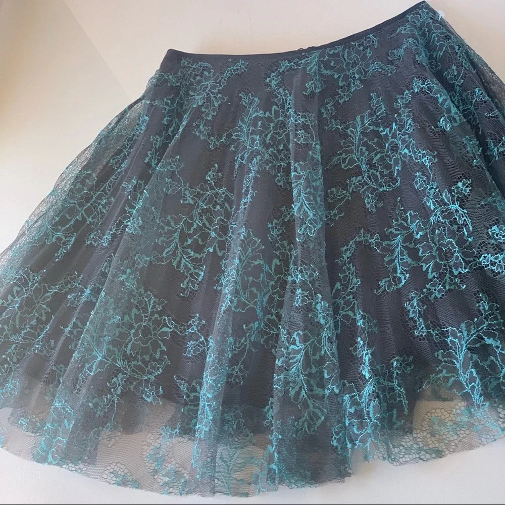 BURBERRY, Girls Pleated Lace Skirt, Size 10Y - Picture 5 of 10